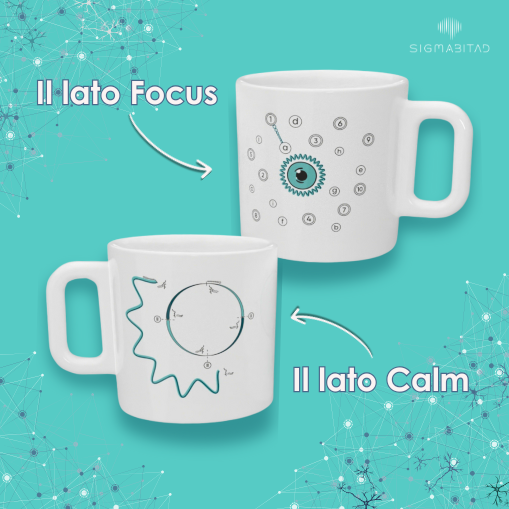 Tazza Focus&Calm SigmaBitAd in porcellana italiana bianca, con due esercizi per la concentrazione sul lato Focus e due esercizi di respirazione sul lato Calm.